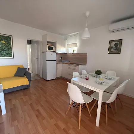 Marija Jug * פרימוסטן