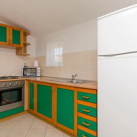 Marija Jug פרימוסטן