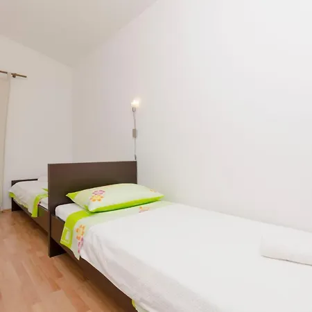 Marija Jug * פרימוסטן